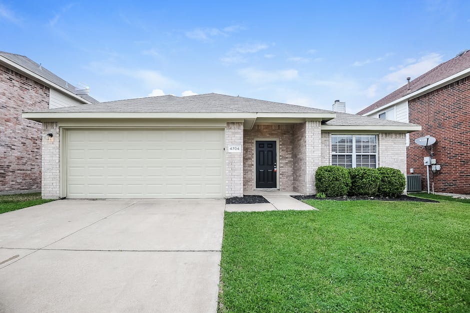 4704 Sleepy Ridge Circle, Fort Worth, TX 76133 Home for Rent 4 Beds